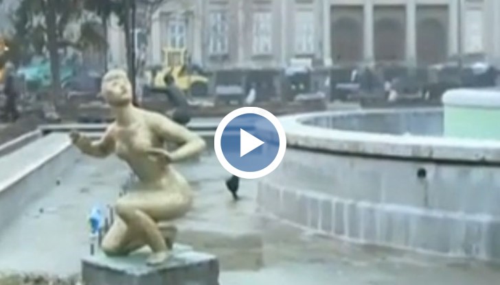 Защо “почистиха” бронзовите скулптури от фонтана в Русе