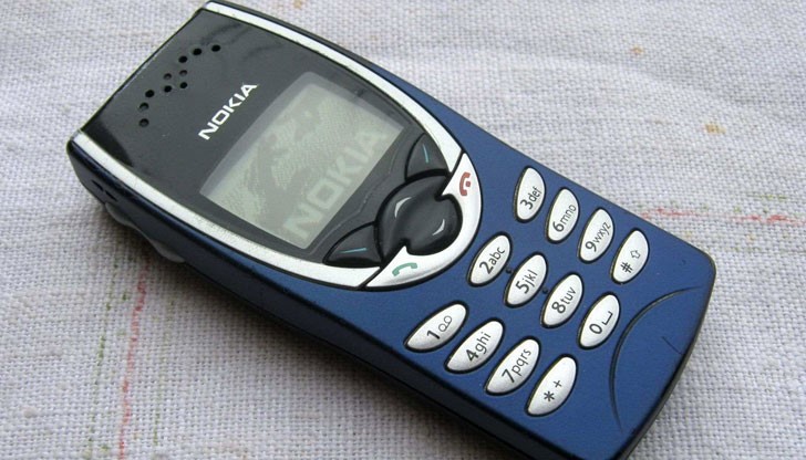 Nokia 8210 е по-сигурна от смартфоните
