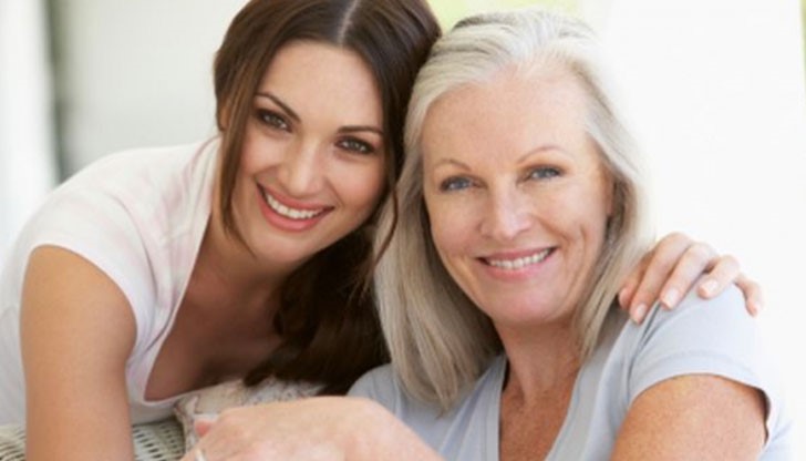 <p>Дъще, запомни: Колкото и да ти казват, че те обичат - всеки те обича според собствените си нужди. За това дъще най-много обичай себе си, а когато се появят тези, който наистина ще те обичат, ти ще усетиш - без думи за обич, без обещания просто ще усетиш. Ще усетиш и в приятелствата и във връзките си. Ще видиш, че съм права. Обичта се показва, а не се казва и не иска много, иска само ти да си щастлива, както аз искам това.</p>
