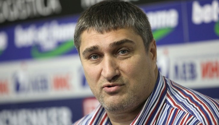 Волейболният национал и вицепрезидент на Българската федерация по волейбол Любомир Ганев е бил агент с псевдонима Тони