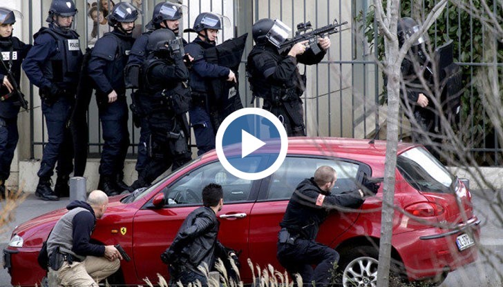 Въоръжения с автомат "Калашников" мъж се барикадира със заложниците малко преди 13 ч. местно време