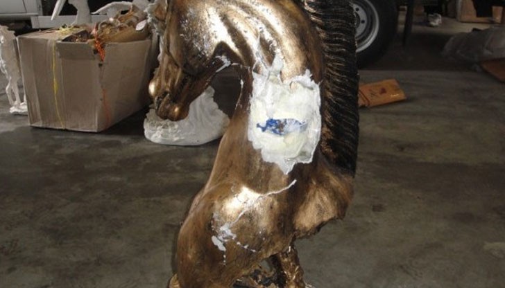 Наркотикът е намеренпри щателна митническа проверка на влизащ в страната камион с иранска регистрация Наркотикът е намеренпри щателна митническа проверка на влизащ в страната камион с иранска регистрация