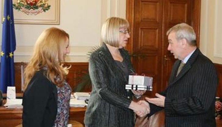 Най-важната тема, която стои пред БНТ, е именно организирането на детската Евровизия Най-важната тема, която стои пред БНТ, е именно организирането на детската Евровизия