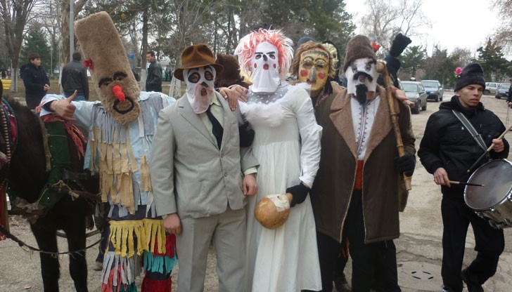 Ивановден празнуват: Иван, Ваньо, Ваня, Йоана, Йоан, Ивайло, Ивайла, Иво, Ивона, Калоян, Жан, Жана, Яна! Ивановден празнуват: Иван, Ваньо, Ваня, Йоана, Йоан, Ивайло, Ивайла, Иво, Ивона, Калоян, Жан, Жана, Яна!