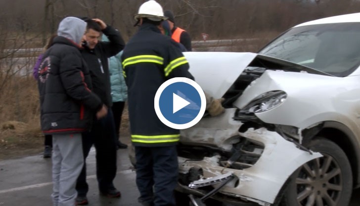 Причина за инцидента е навлизането в насрещното движение и неспазване на дистанция