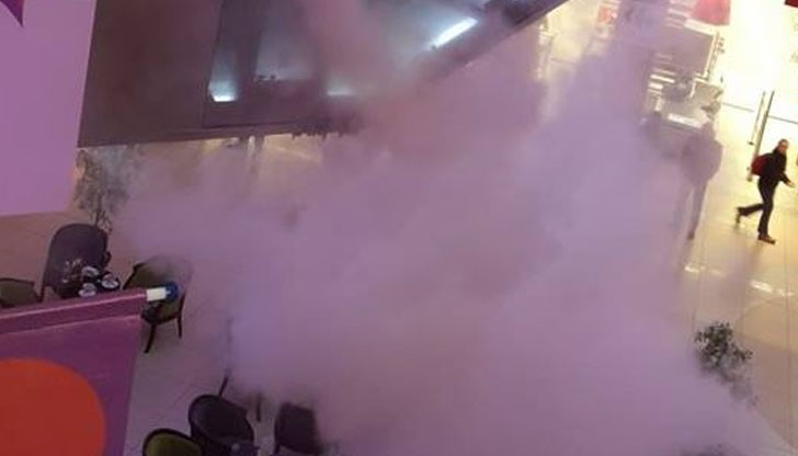 Късо съединение подпали ескалатора в МОЛ Галерия