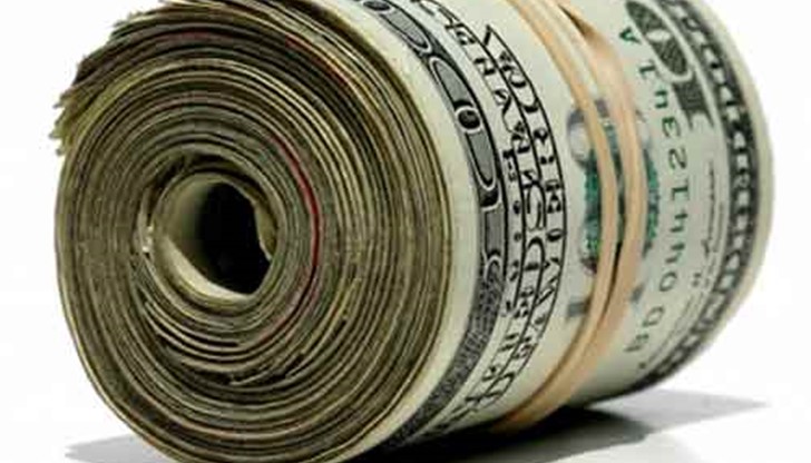 Прогнозира се възможно още по-голямо поскъпване на щатската валута, така че тя да се изравни по стойност с еврото.