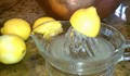 Пресечете грипа и настинката с горещ лимонов сок