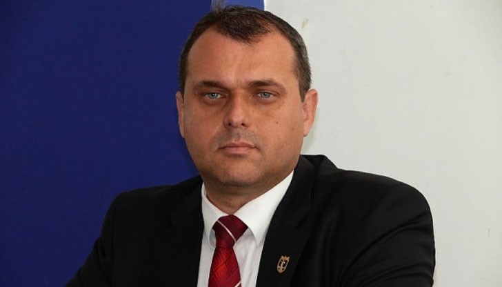 Искрен Веселинов: Ако правим нещо, то е заради България и нейните интереси
