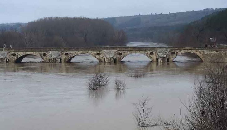 Пътят Бяла - Стърмен, който беше залят в един участък от река Янтра, вече е проходим