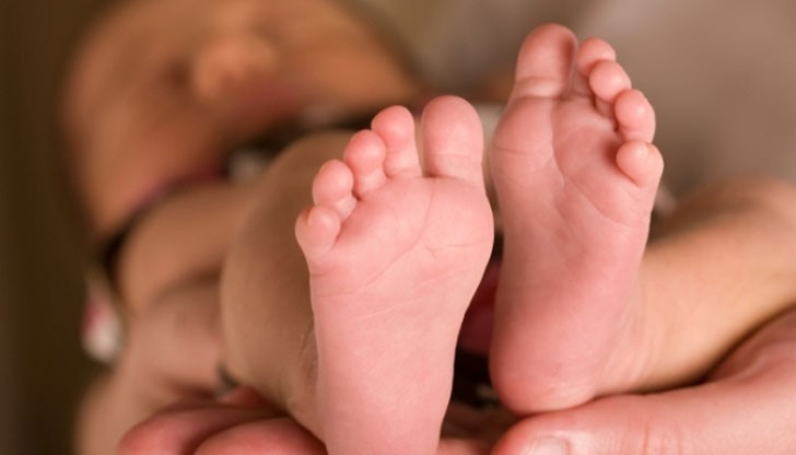 Жена родена без репродуктивни органи, стана майка