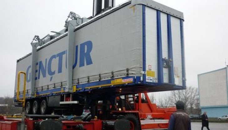 Това е пилотен за България проект, предлагащ новаторскологистично решение, базирано на принципа на интермодалния транспорт Това е пилотен за България проект, предлагащ новаторскологистично решение, базирано на принципа на интермодалния транспорт