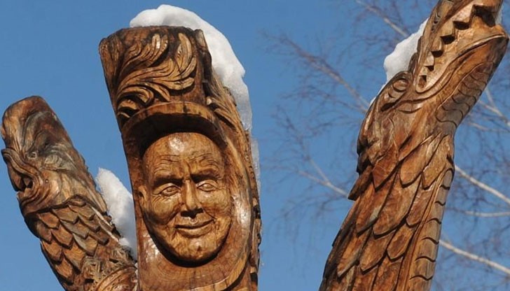 Дървена скулптура – барелеф на премиера Бойко Борисов