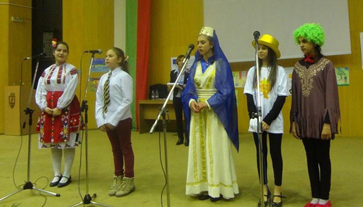 В Пленарна зала на Община Русе се проведе празничен концерт под надслов „Свят без граници”