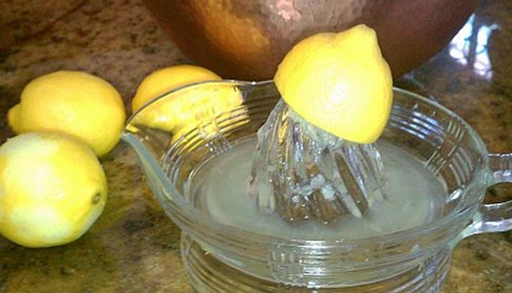 Горещият лимонов сок е предпочитано средство за току-що настъпили настинки и грипни заболявания  Още за: Пресечете грипа и настинката с горещ лимонов сок