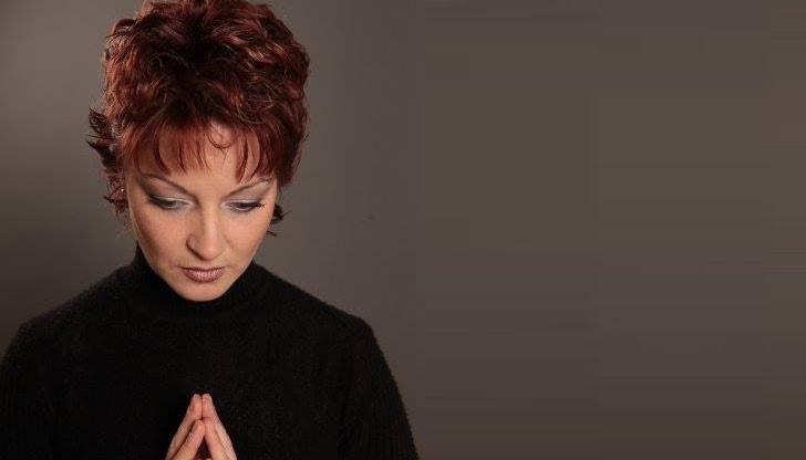 Тъмни облаци са надвиснали над страната - грозят ни бедност и катаклизми, предупреждава гадателката