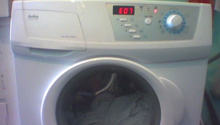 Шарените кутии, струващи около левче, изобщо не почистват дрехите, дори да минат през най-дългата програма на пералнята