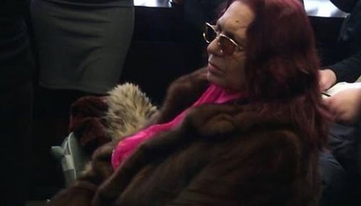 Цар Киро остава в ареста