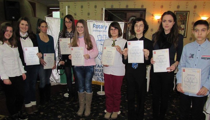 Всички отличени бяха поканени да се присъединят към младежките организации на ротарианците – "Интеракт" и "Ротаракт" Всички отличени бяха поканени да се присъединят към младежките организации на ротарианците – "Интеракт" и "Ротаракт"