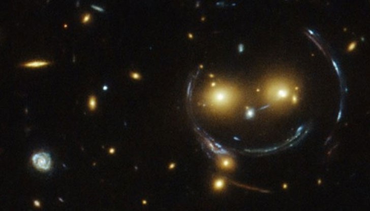 Какво се крие обаче зад космическото усмихнато лице?