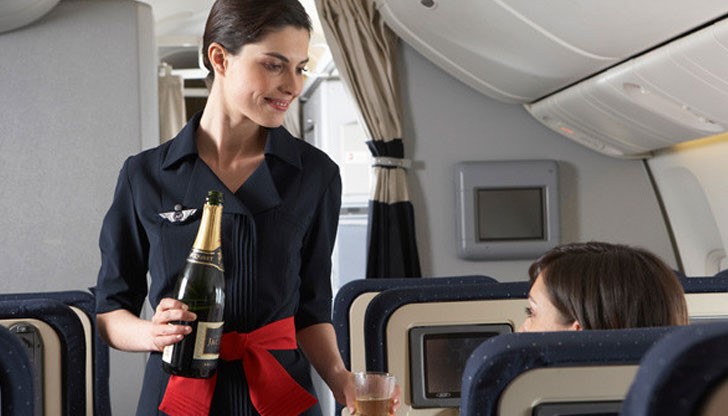 Стюардесите ще бъдат назначени на срочен трудов договор