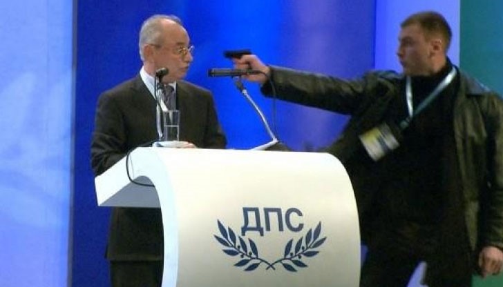 Две инстанции - СГС и САС дадоха 3,6 години на Октай по обвинение за закана за убийство Две инстанции - СГС и САС дадоха 3,6 години на Октай по обвинение за закана за убийство