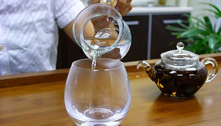 Пиенето на топла или гореща вода ще ви бъде от ползва във всяка една диета за отслабване