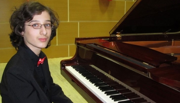 Николай Димитров спечели първа награда в Международния конкурс по пиано „Grand Prize Virtuoso” в Лондон