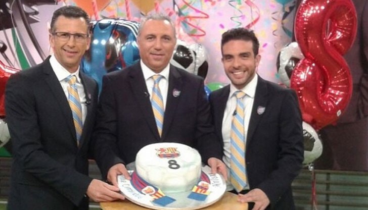 Стоичков сам се похвали преди малко със снимка на тортата преди тя да бъде разрязана и изядена