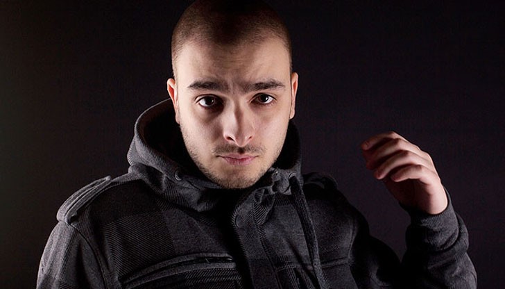 Криско бил влюбен до уши в силиконовата кукла Деница Димитрова