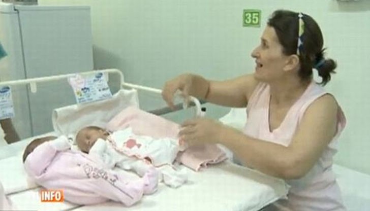 Близначките са родени в две различни календарни години. Близначките са родени в две различни календарни години.