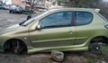 Автомобил в Русе осъмна без гуми!