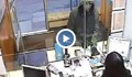 Бандит се отказа да обере обменно бюро, защото касиерката имала работа