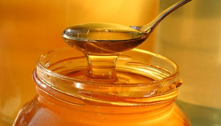 Знаете ли какви са начините в домашни условия да се установи дали медът, който купуваме от пазара или от магазина, е истински и качествен?