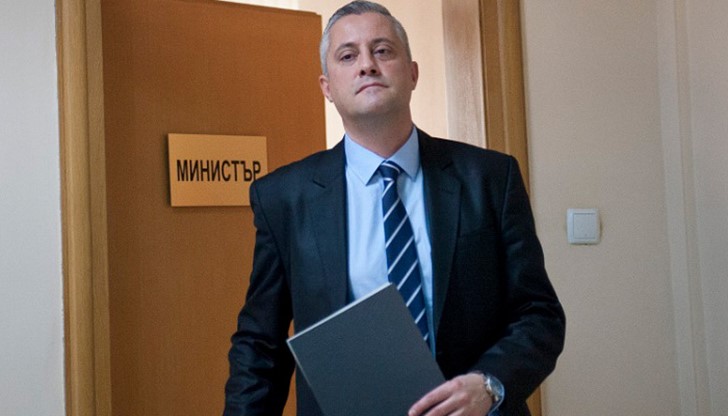 След като съдът е спрял решението за отнемане на лиценза на „Дунарит“, значи предприятието може да продължава да си изнася продукцията След като съдът е спрял решението за отнемане на лиценза на „Дунарит“, значи предприятието може да продължава да си изнася продукцията