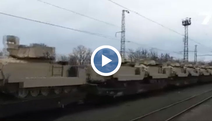 28 верижни военни машини са пристигнали с товарна композиция на русенката железопътна гара
