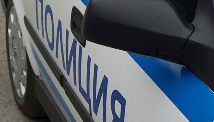 Два мобилни телефона са откраднати в автомивка в Русе.