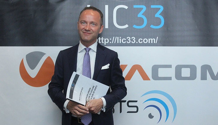 Пиер Луврие: Цената е 1 евро за всичко, което получихме. Купихме всичко от Цветан Василев. Ще придобием 43% от БТК и 91% от "Дунарит" и "Авионамс" Пиер Луврие: Цената е 1 евро за всичко, което получихме. Купихме всичко от Цветан Василев. Ще придобием 43% от БТК и 91% от "Дунарит" и "Авионамс"