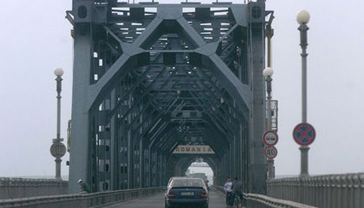 През юни започват дейностите по ремонт и укрепване на румънската част на Дунав мост 1