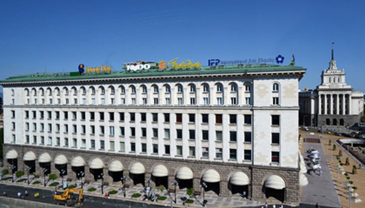 3000 квадратни метра е поискал да наеме изпълнителният директор Тим Кук в ЦУМ 3000 квадратни метра е поискал да наеме изпълнителният директор Тим Кук в ЦУМ