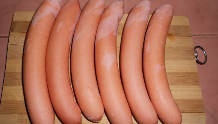 Една от най-строго пазените тайни на производителите на месни продукти е от какво всъщност се правят кренвиршите Една от най-строго пазените тайни на производителите на месни продукти е от какво всъщност се правят кренвиршите