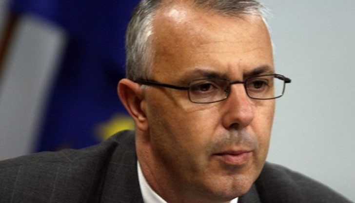 Вучков е подал оставката си театрално през целия състав на правителството Вучков е подал оставката си театрално през целия състав на правителството