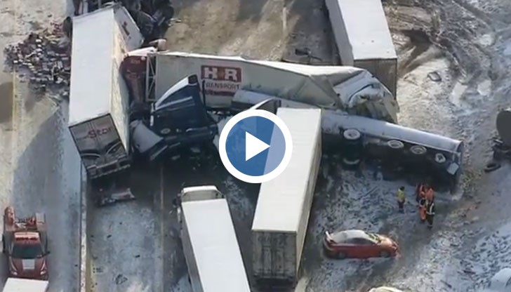 Предполага се, че причината е заледяване, а в инцидента са попаднали над 50 автомобила