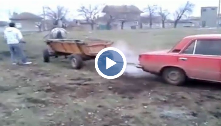 Любителски видеоклип със силов двубой между кон и "Лада"