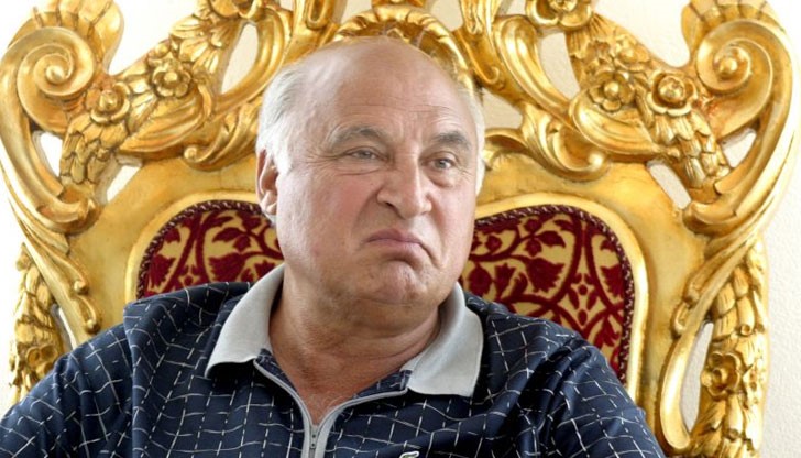 Миналата година Ангел Рашков, жена му Гергина и децата им Кирил и Костадинка се признаха виновни пред съда в Пловдив за неплатени данъци