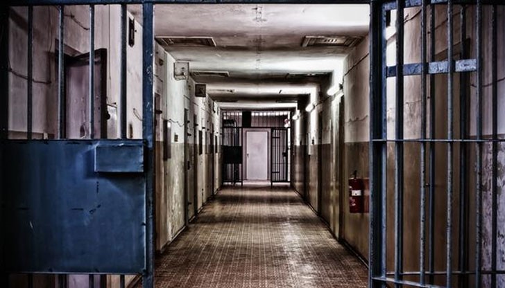 Мъжът бе признат за виновен, че е изнасилил 18-годишен младеж от русенското село Кривня Мъжът бе признат за виновен, че е изнасилил 18-годишен младеж от русенското село Кривня