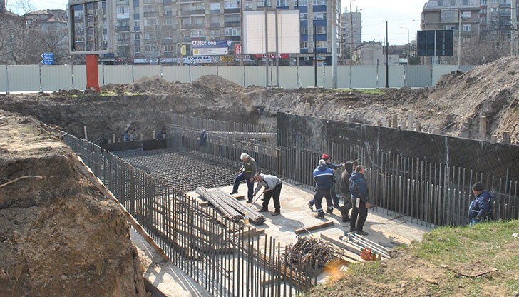 Пламен Стоилов Движим се в срокове и на двете места имаме разрешение за строеж и открити площадки