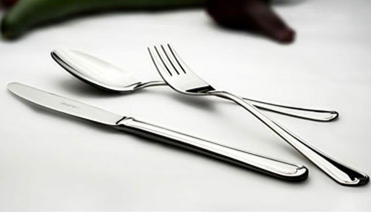 Лъжиците, вилиците и ножовете са на стойност около 250 лева Лъжиците, вилиците и ножовете са на стойност около 250 лева