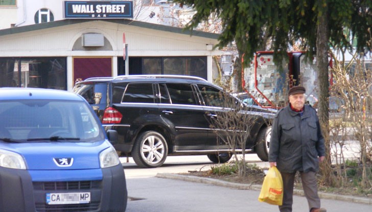 Ето как се паркира джип!