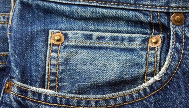 Прочутото джобче на дънките изглежда е направено в края на 19 век